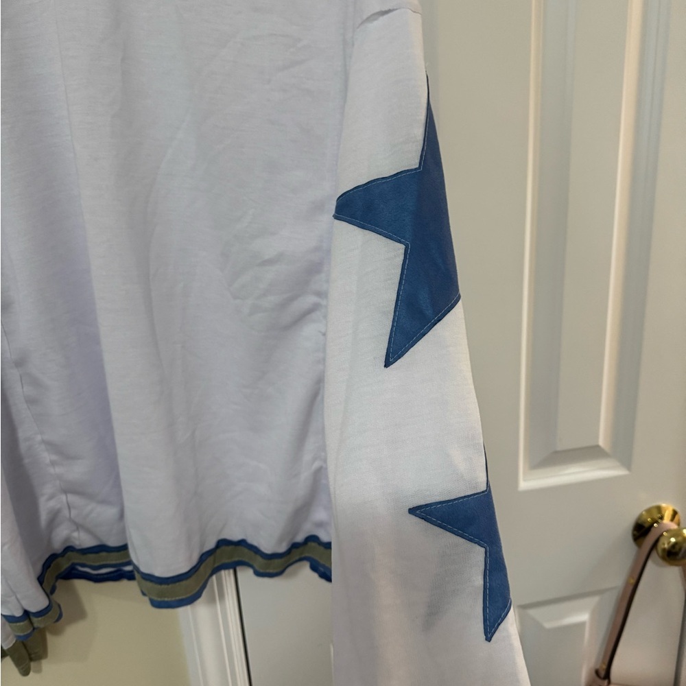 Boho look alike shirt with stars on the sleeve - Picture 3 of 6
